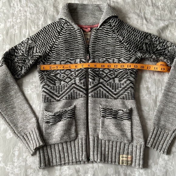 Triple Five Soul Heather Grey Knit Sweater - Picture 10 of 11